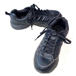 💕Men’s 7.5 black lace up shoes